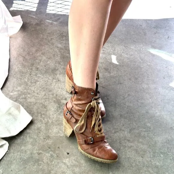 ANTHROPOLOGIE Brown Tan Lace Up Combat Booties Ankle Boot Buckle Zipper Heels 9