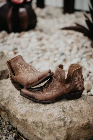 Ariat Dixon Low Heel - Brown {Sizes 5.5 & 6.5  ONLY}