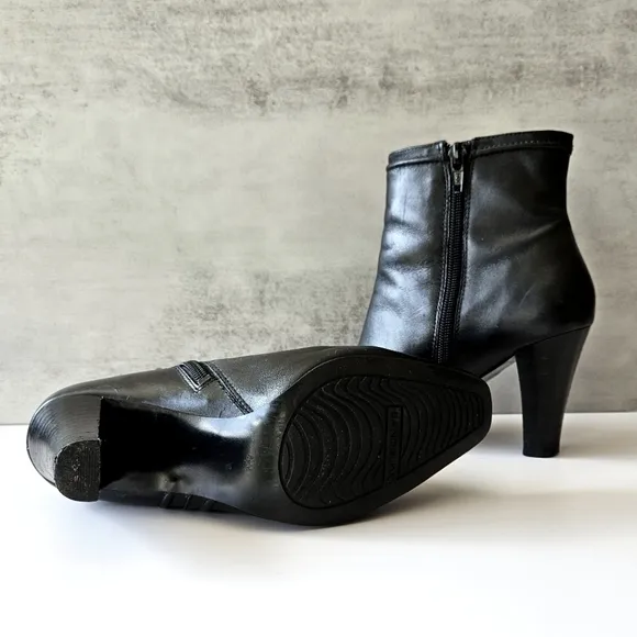 Bandolino Black Ankle Boots