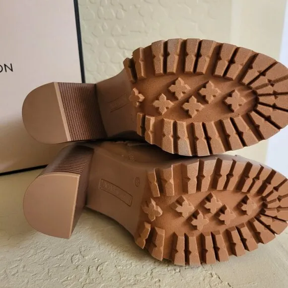 BCBGeneration Women's Brown 1-1/2&quot; Platform Stretch Pila zip up boots Sz 7.5 NIB