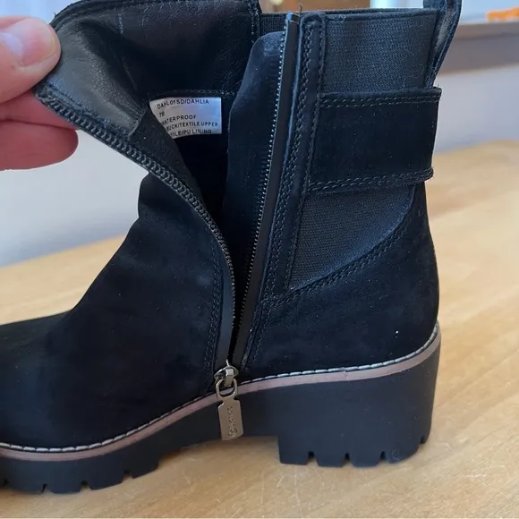 BLONDO DANIKA BLACK NUBUCK BOOTS 7M WATERPROOF ANKLE ZIP LUG SOLE EDGY CASUAL
