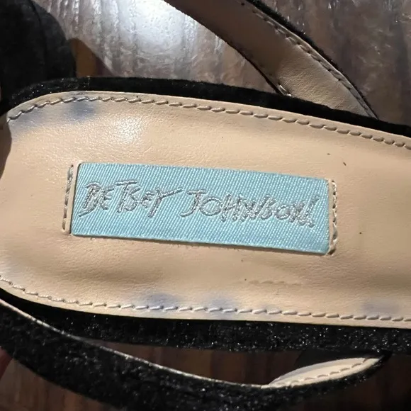 Blue By Betsey Johnson Round Toe Velvet Platform Heels With Beaded Heel Size 10