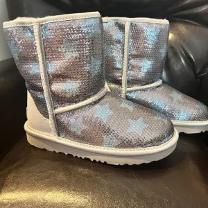Brand New UGG Classic Short Sequin Star Denim Blue Boots - Youth Size 2