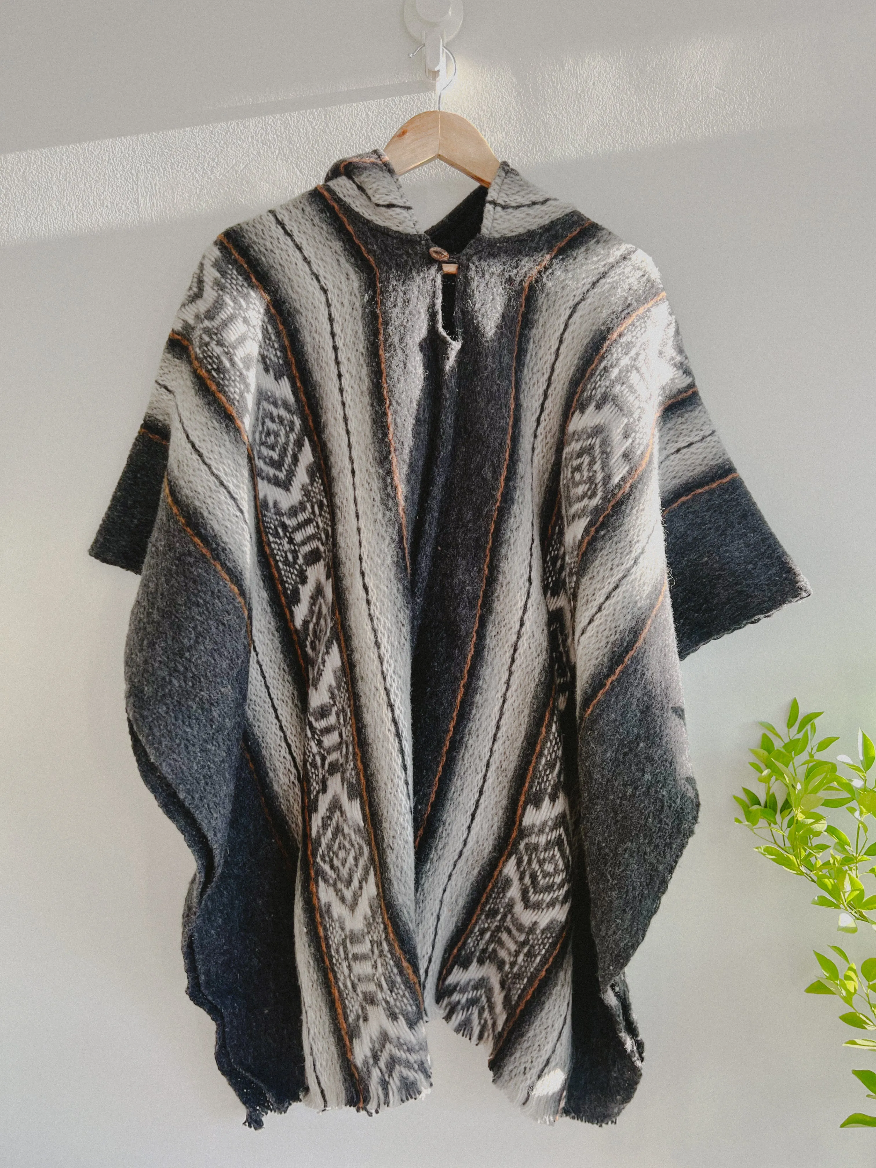 Cajas Wool Poncho