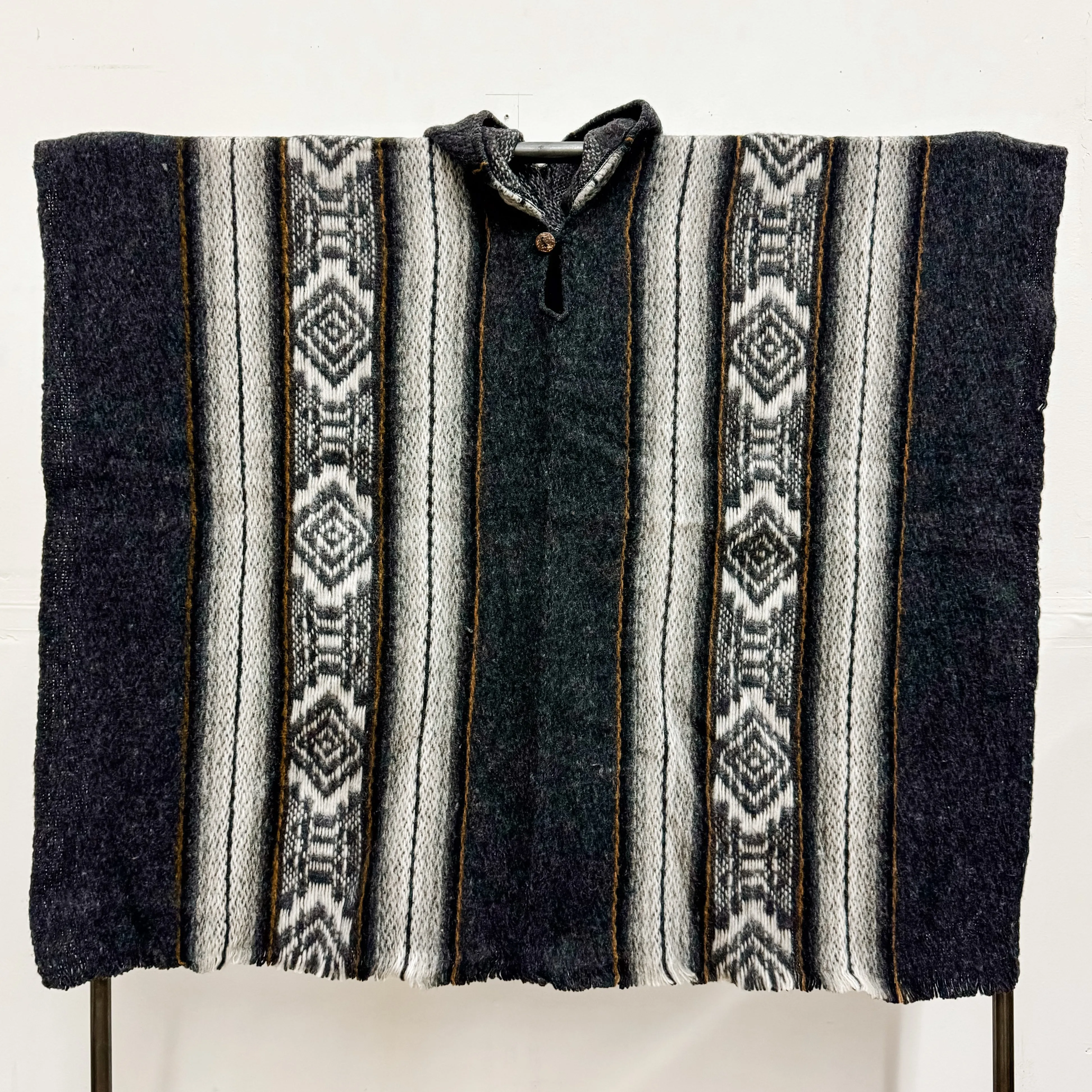 Cajas Wool Poncho