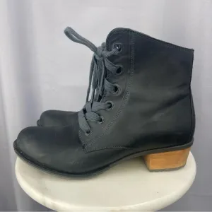 Chaco Cataluna Lace Up Mid Ankle Boots Black Leather Womens Size 10
