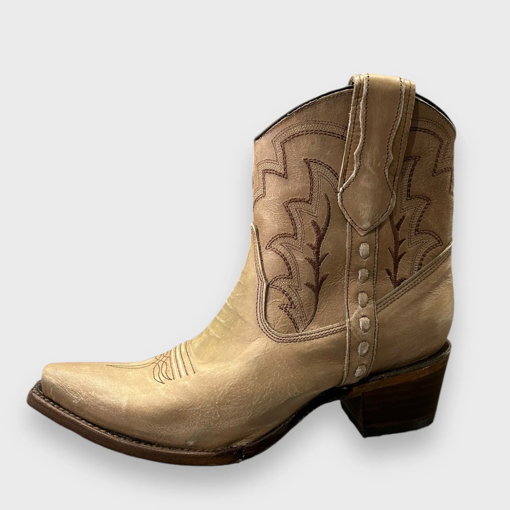 Circle G by Corral Ladies Western Ankle Boots in Sand L6098