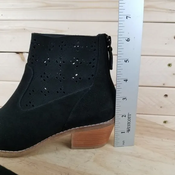 Cole Haan Womens 5.5 B Jayne W16362 Black Suede Perforated Ankle Boot Bootie NEW