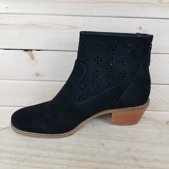 Cole Haan Womens 5.5 B Jayne W16362 Black Suede Perforated Ankle Boot Bootie NEW