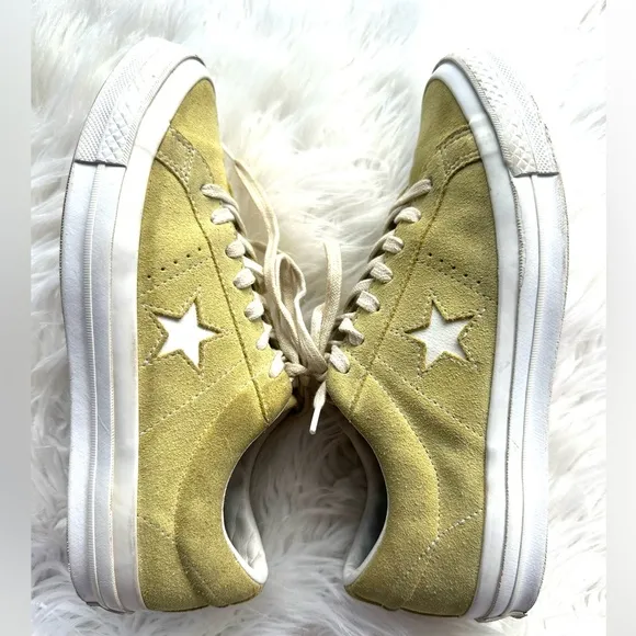CONVERSE ONE STAR OX Lemon Haze/ White/ White Mens size 8 women’s size 10