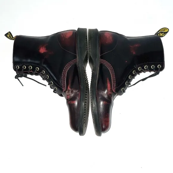 DR. MARTENS “Elsham” Arcadia cherry red lace up combat boot women US 9L / EU41