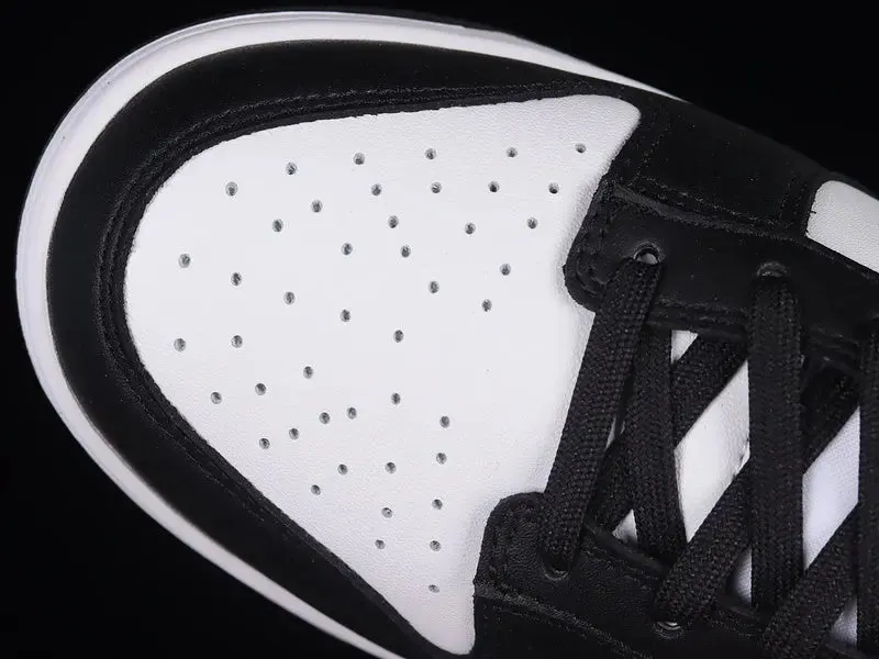 Dunk Style Retro Sneakers - White & Black