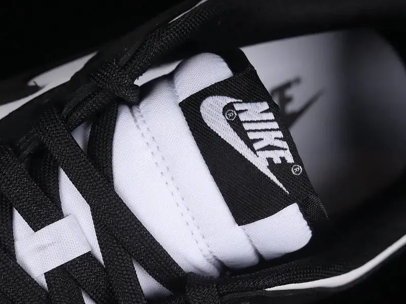Dunk Style Retro Sneakers - White & Black