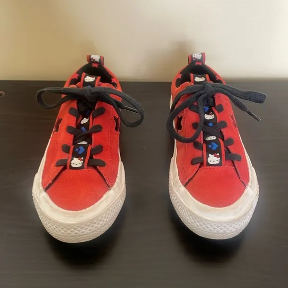 HELLO KITTY x Converse One Star 163905C Red Suede Sneakers EUC Youth Sz 13.5