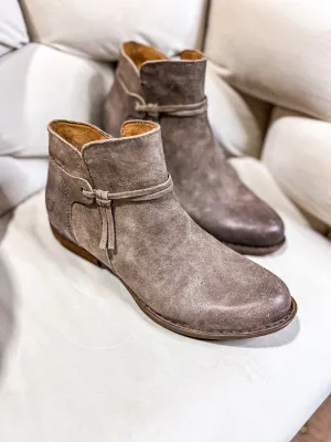 Kimmie | Distressed Taupe