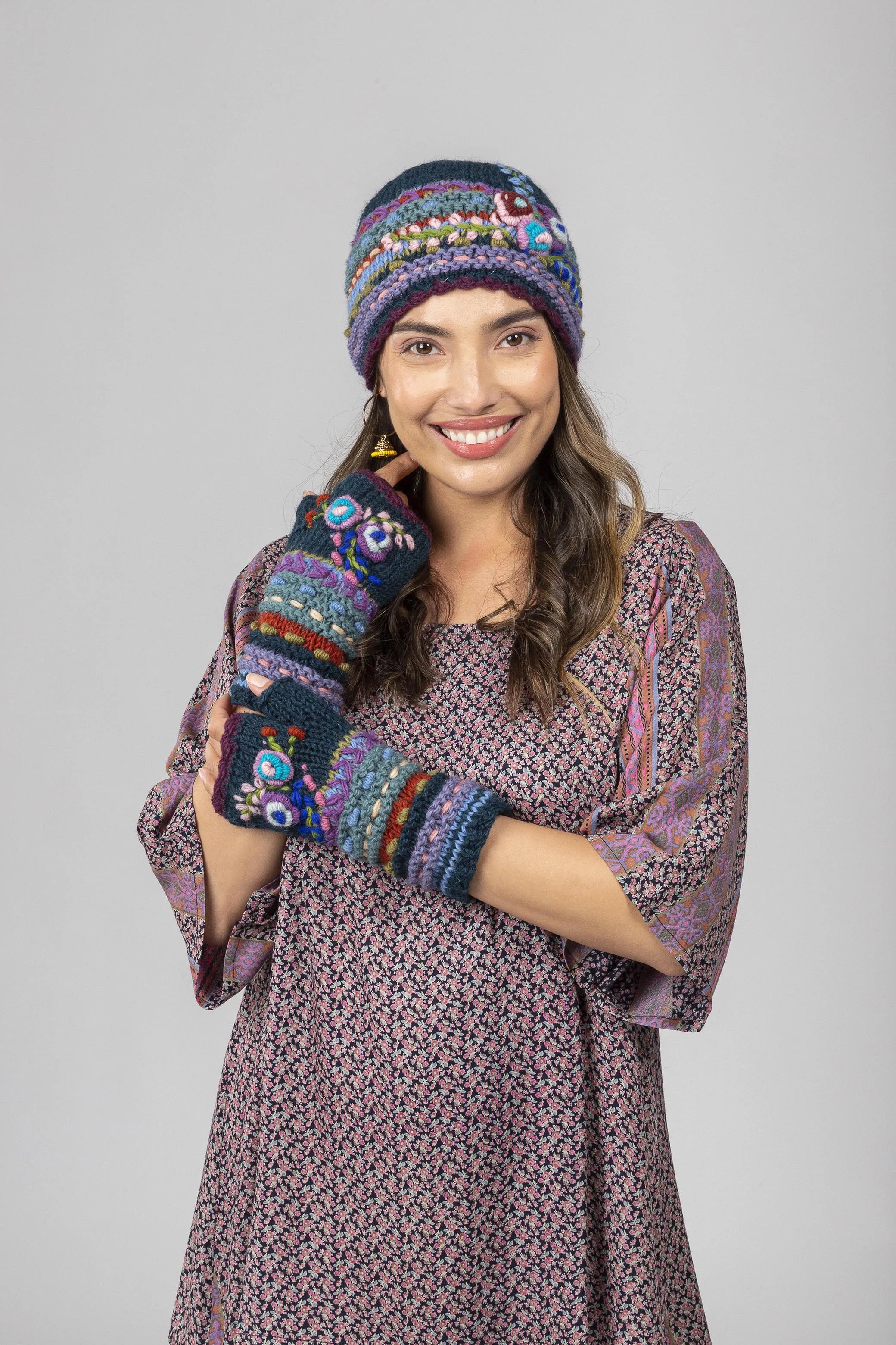 Lama Embroidery Handwarmer