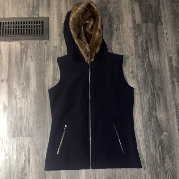 Marmot small / woman’s Black Zip Softshell Fleece-Lined Vest Faux Fur Trim Hood