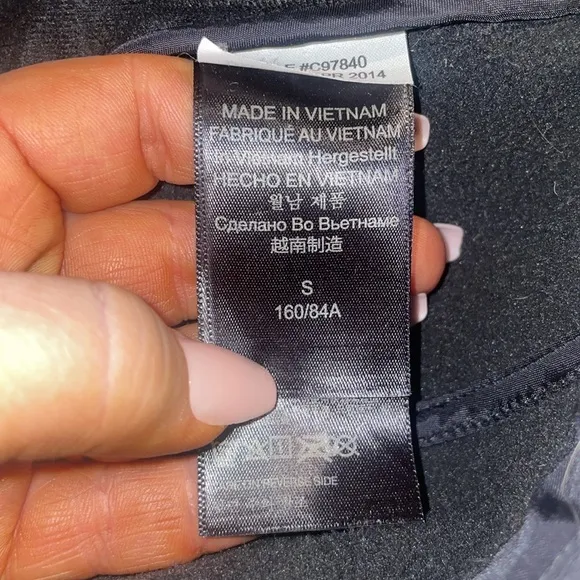 Marmot small / woman’s Black Zip Softshell Fleece-Lined Vest Faux Fur Trim Hood