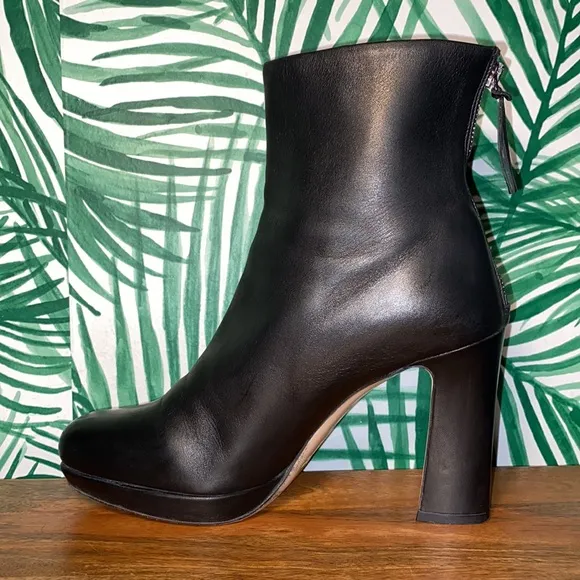MIU MIU Black Leather Platform Zip Ankle Boots Women’s 39.5/9