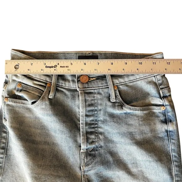MOTHER The Stunner Ankle Fray Size 24 Hit The Jackpot Light Wash Blue Distressed