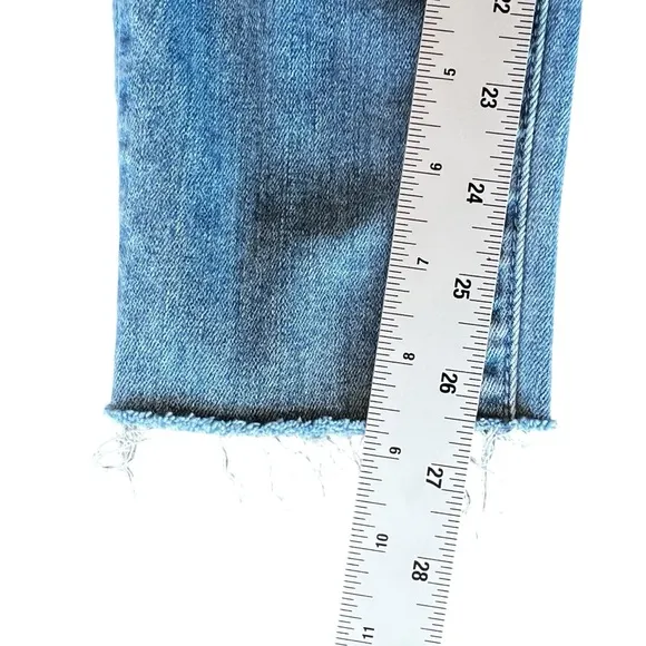 MOTHER The Stunner Ankle Fray Size 24 Hit The Jackpot Light Wash Blue Distressed