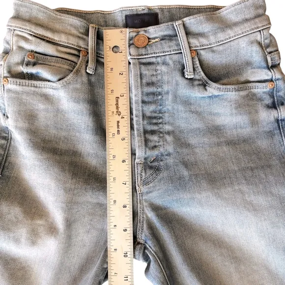 MOTHER The Stunner Ankle Fray Size 24 Hit The Jackpot Light Wash Blue Distressed