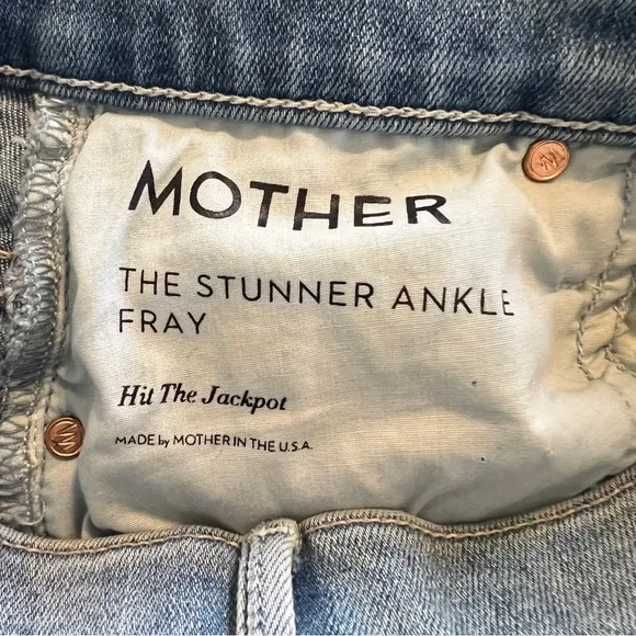 MOTHER The Stunner Ankle Fray Size 24 Hit The Jackpot Light Wash Blue Distressed