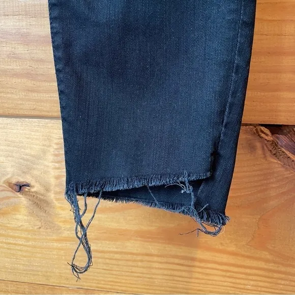 MOTHER The Stunner Zip Ankle Step Fray High Rise Jeans in Not Guilty Black 28