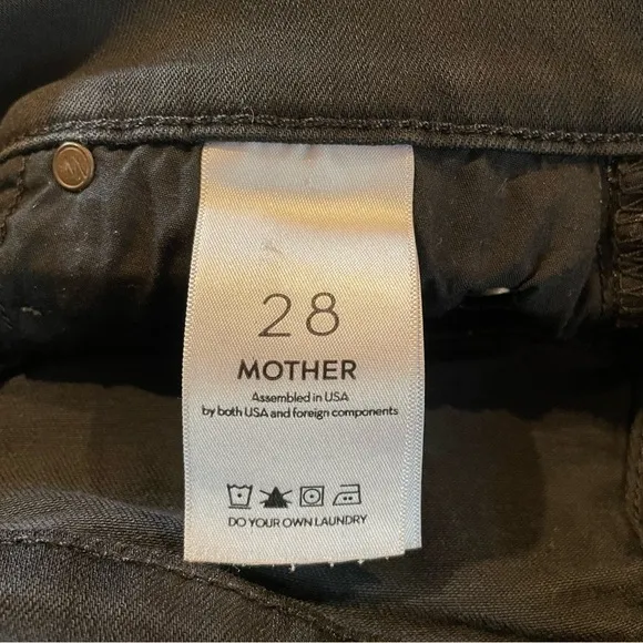 MOTHER The Stunner Zip Ankle Step Fray High Rise Jeans in Not Guilty Black 28