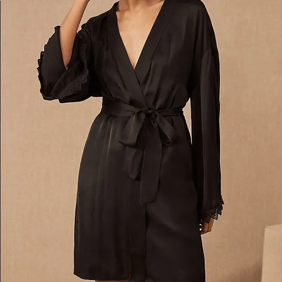 NEW BHLDN Silky Matine Robe in Black Z249-32