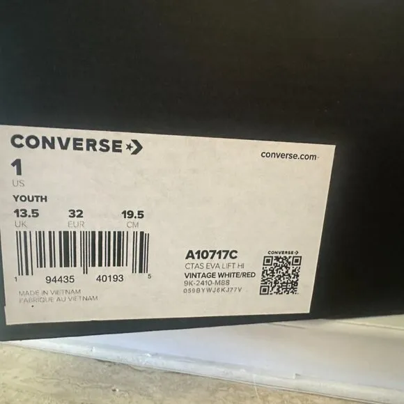 NIB CHUCK TAYLOR ALL STAR EVA LIFT - Size 1
