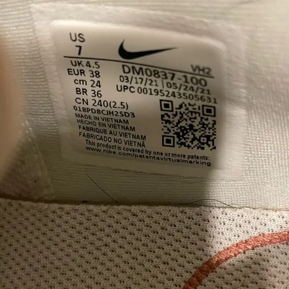 NIKE Air Max Women’s Sz 7 Excee Lea Sneakers White Pink