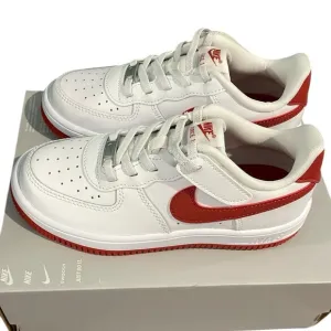 NIKE FORCE LOW White and Red Sneakers with Classic Design