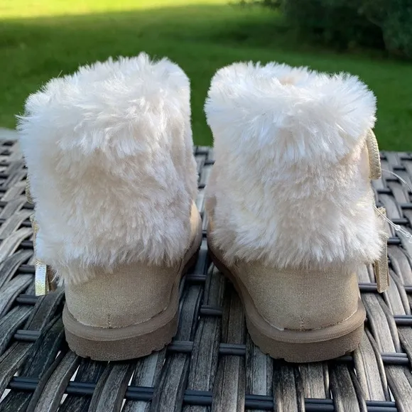 NWOT cynthia rowley girls shimmery gold faux fur boots