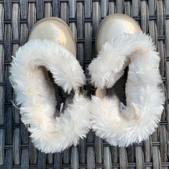 NWOT cynthia rowley girls shimmery gold faux fur boots