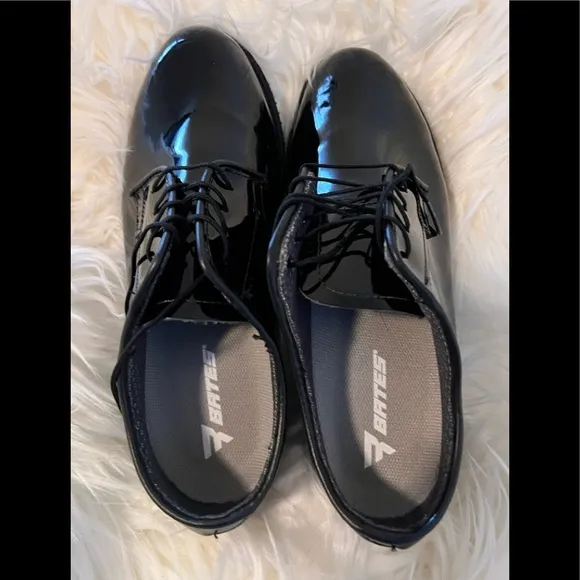 NWOT Men's Bates Oxford Shoe's Sz 8.5