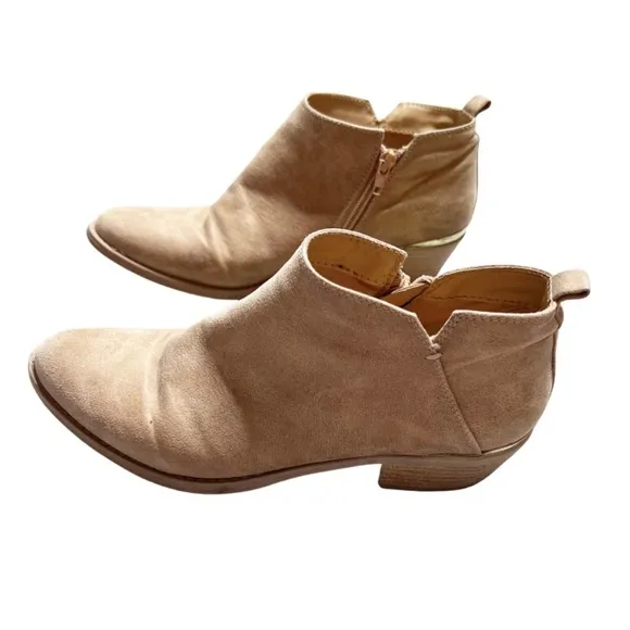 Qupid Women's Suede Chestnut Brown Beige Gold Accent Zip Up Ankle Boot Booties