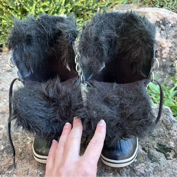SOREL Tofino II Faux Fur Waterproof Winter Snow Boots Black Sz 1 Youth
