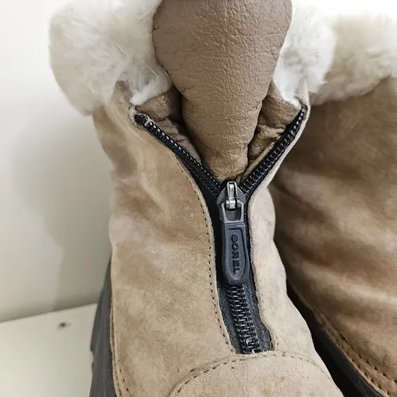 Sorel Women's Snow Angel Leather Black Fur Lined Zipper Ankle Tan Boots Size 7.5