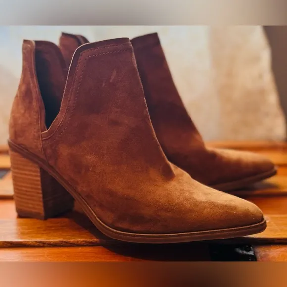 Steve Madden Havannah Chestnut Suede Ankle Boots