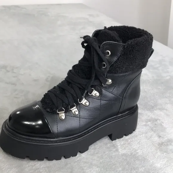 Steve Madden Reyen Black Leather Boots Size 8.5