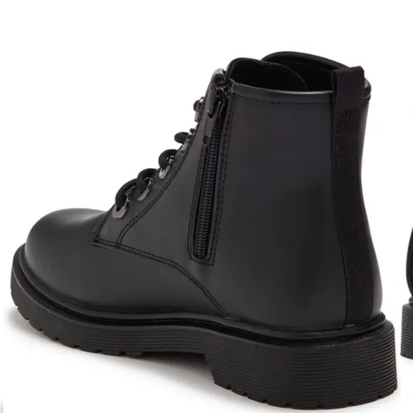 Steve Madden shortie lace up bootie