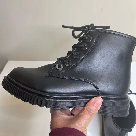 Steve Madden shortie lace up bootie