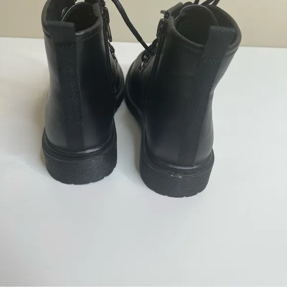 Steve Madden shortie lace up bootie