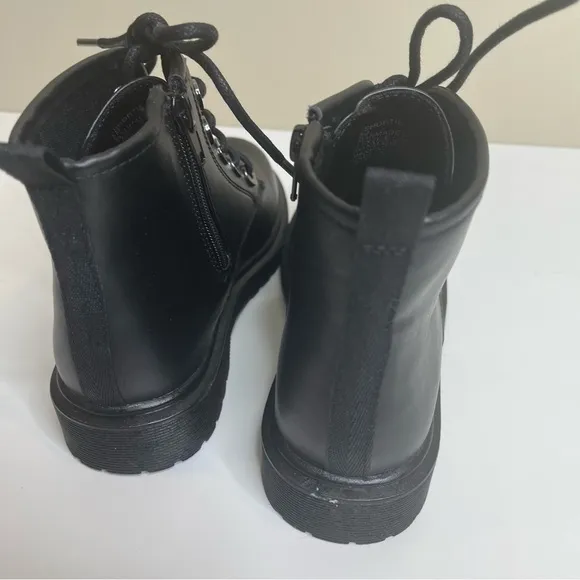 Steve Madden shortie lace up bootie