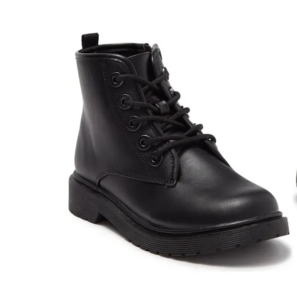 Steve Madden shortie lace up bootie