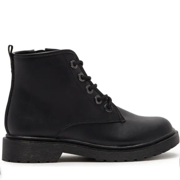 Steve Madden shortie lace up bootie