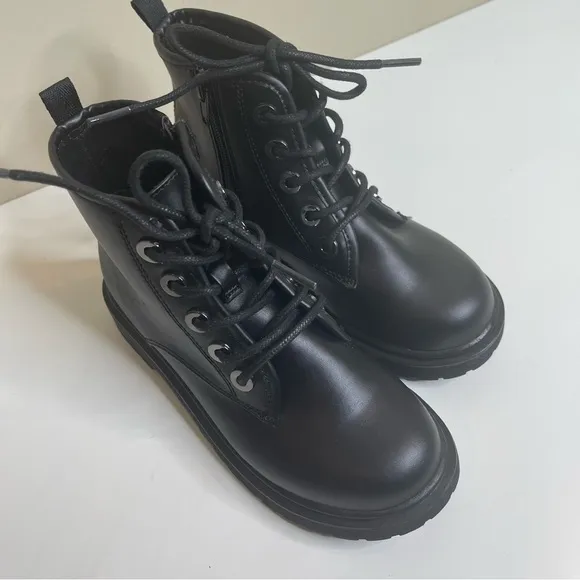 Steve Madden shortie lace up bootie