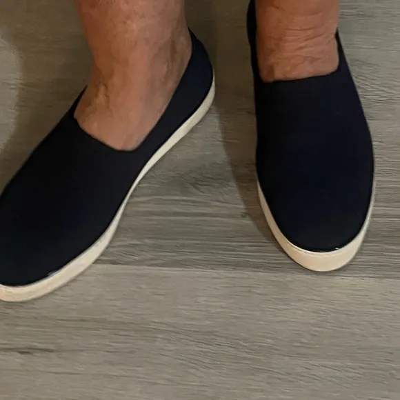 Stuart Weitzman   Slip on Sneakers