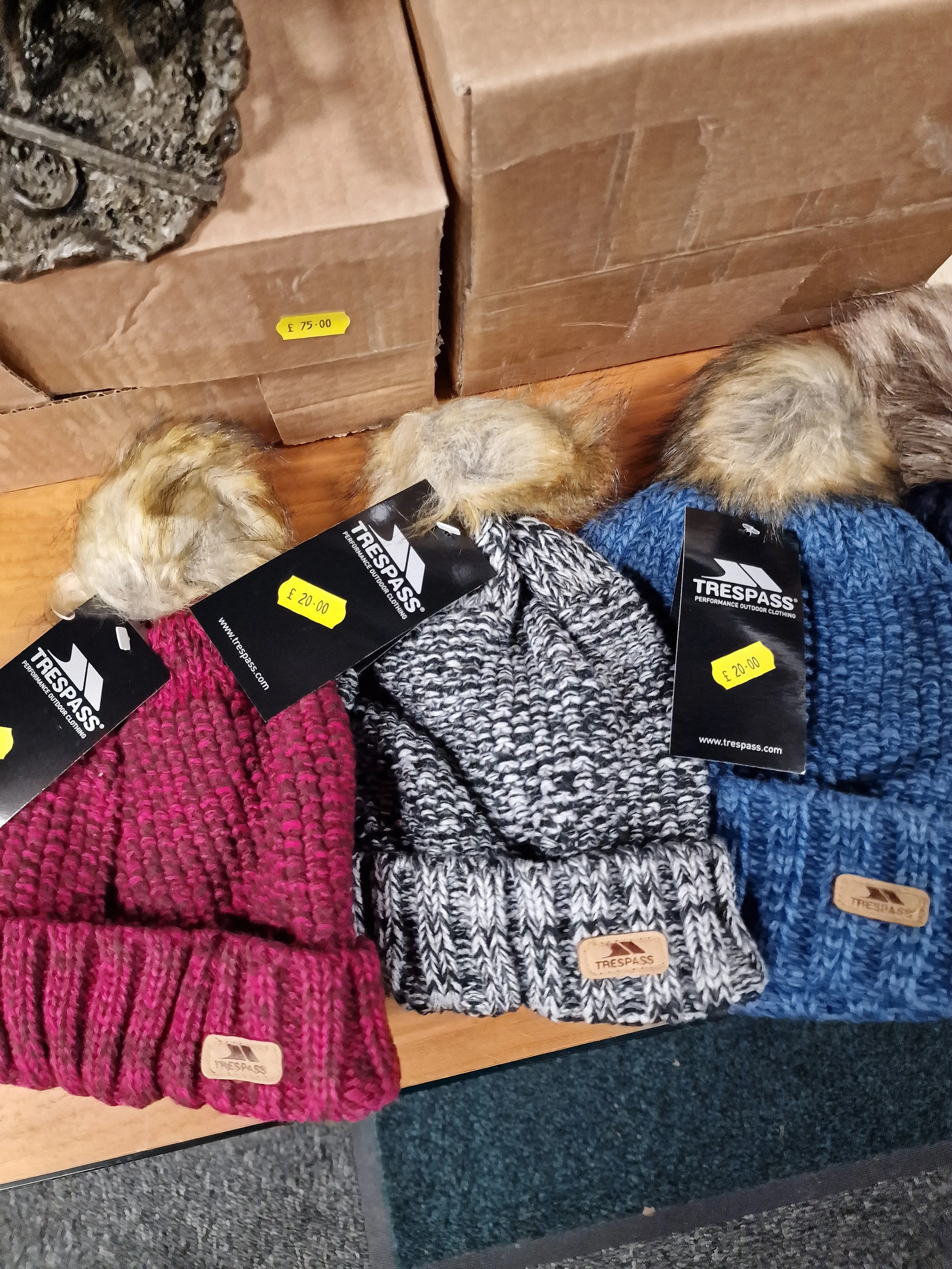 Trespass Killisa woolen lined bobble hat